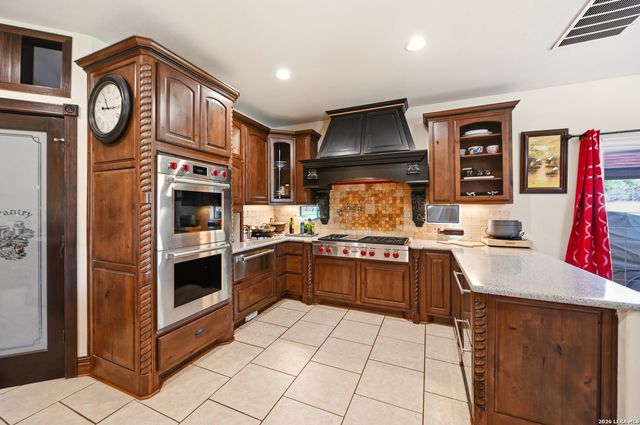 23232 Winter Oaks, San Antonio, TX 78260
