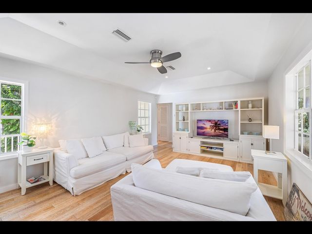 2021 20TH STREET W, Boca Grande, FL 33921