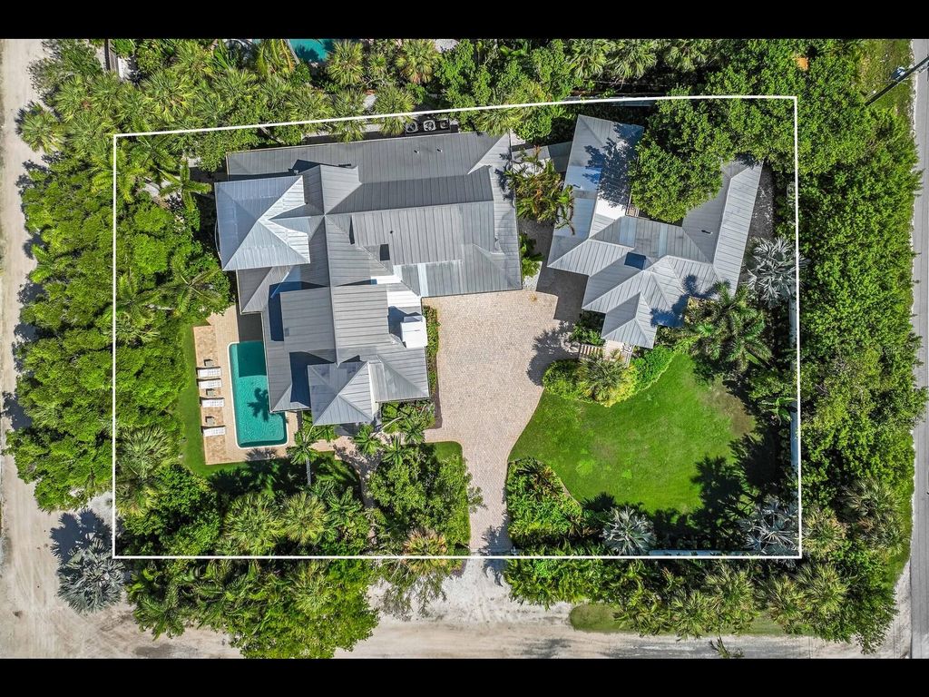 Image 1 of property listing at 2021 20TH STREET W, Boca Grande, FL 33921