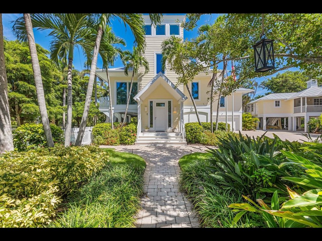 Image 2 of property listing at 2021 20TH STREET W, Boca Grande, FL 33921