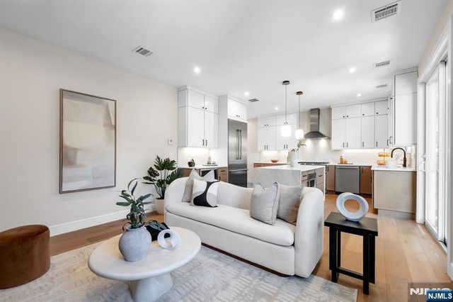 92 W Main Street, Ramsey, NJ 07446