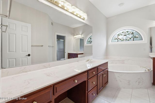 6805 Windham Pkwy, Prospect, KY 40059