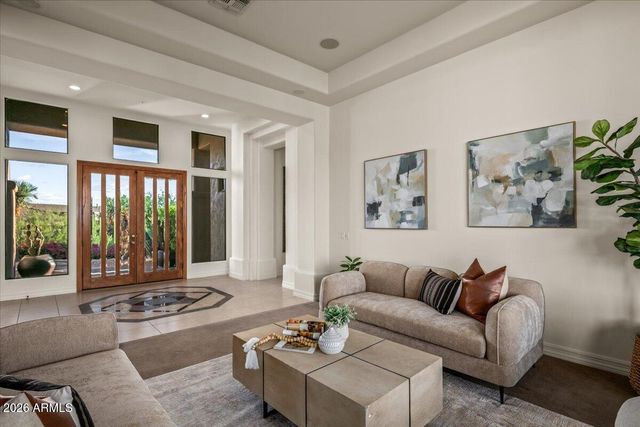 8060 E HIGH POINT Drive, Scottsdale, AZ 85266