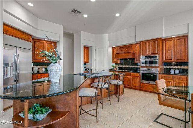 8060 E HIGH POINT Drive, Scottsdale, AZ 85266