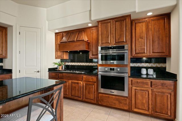 8060 E HIGH POINT Drive, Scottsdale, AZ 85266