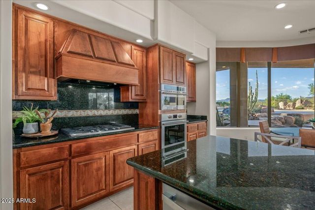 8060 E HIGH POINT Drive, Scottsdale, AZ 85266