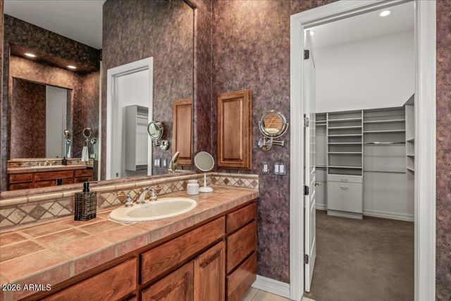 8060 E HIGH POINT Drive, Scottsdale, AZ 85266