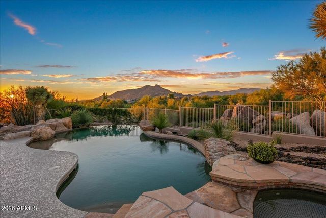 8060 E HIGH POINT Drive, Scottsdale, AZ 85266