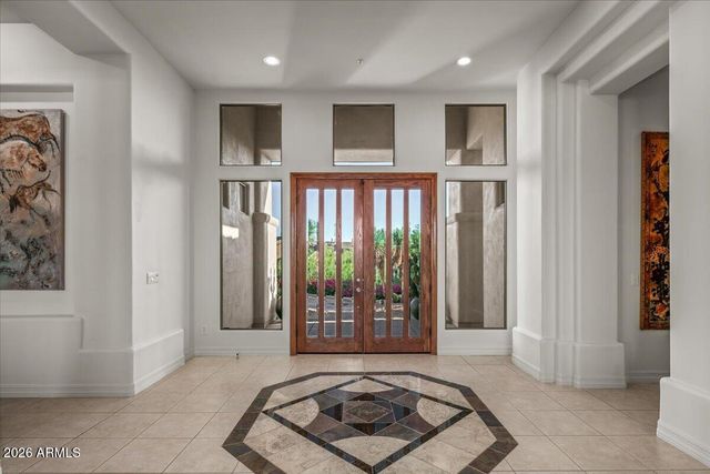 8060 E HIGH POINT Drive, Scottsdale, AZ 85266