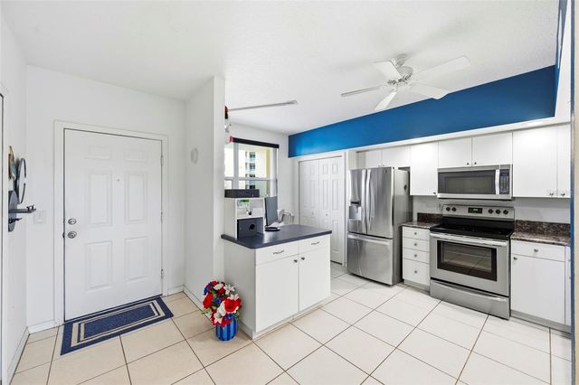 1200 COUNTRY CLUB DRIVE 2205, Largo, FL 33771