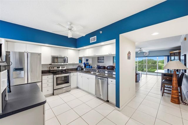 1200 COUNTRY CLUB DRIVE 2205, Largo, FL 33771