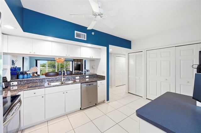 1200 COUNTRY CLUB DRIVE 2205, Largo, FL 33771