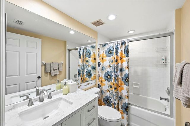 1200 COUNTRY CLUB DRIVE 2205, Largo, FL 33771