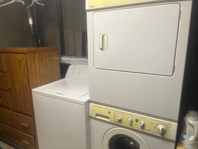 55 Empire St. 10, Chicopee, MA 01013