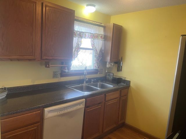 55 Empire St. 10, Chicopee, MA 01013