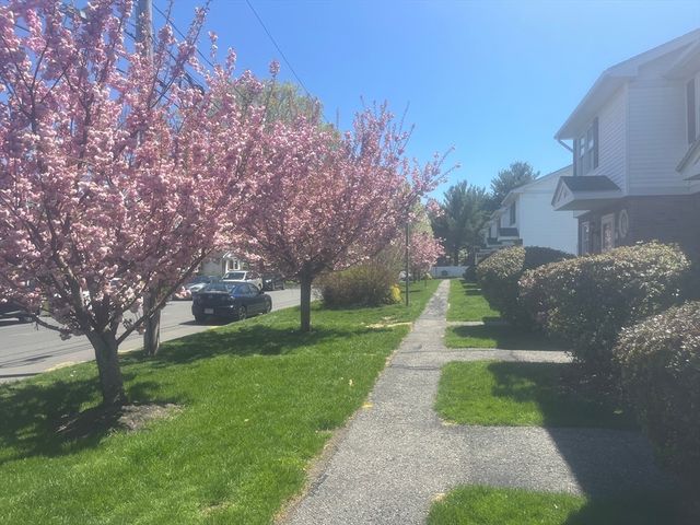 55 Empire St. 10, Chicopee, MA 01013