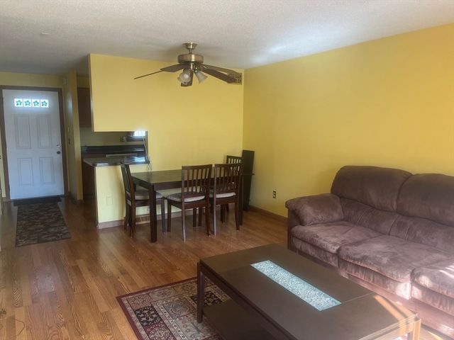 55 Empire St. 10, Chicopee, MA 01013