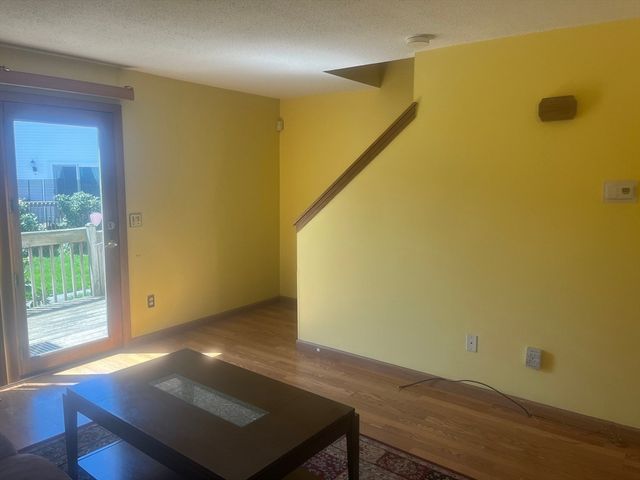 55 Empire St. 10, Chicopee, MA 01013