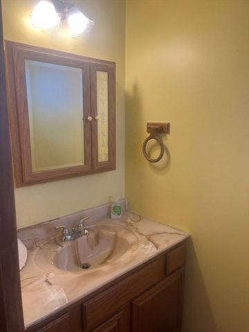 55 Empire St. 10, Chicopee, MA 01013