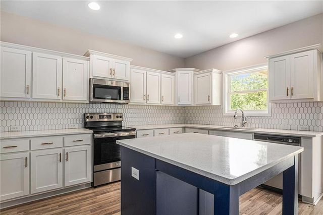 111 HAMILTON LAKE VIEW Court, Lagrange, GA 30241