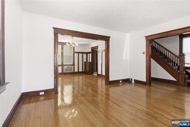 428 Lawton Avenue, Cliffside Park, NJ 07010