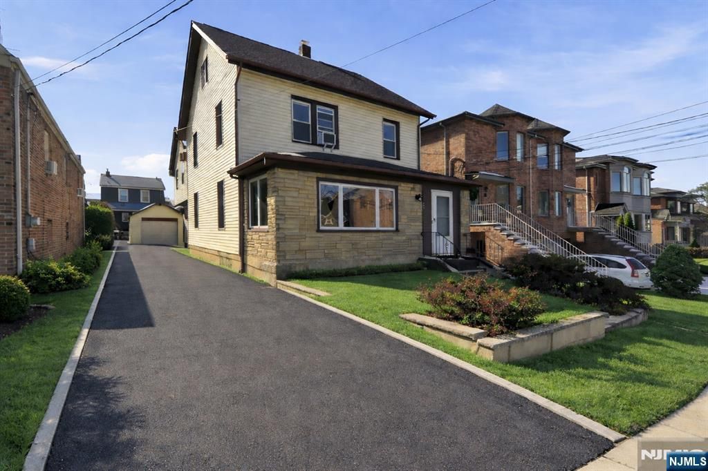 428 Lawton Avenue, Cliffside Park, NJ 07010