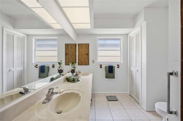 98 DRIFTING SANDS DRIVE, Venice, FL 34293