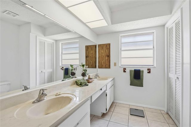 98 DRIFTING SANDS DRIVE, Venice, FL 34293