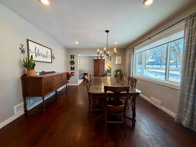 301 Dale Street SW, Hutchinson, MN 55350