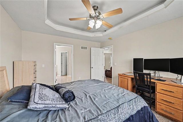 502 Lake Meadows Drive, Smithville, MO 64089