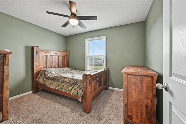 502 Lake Meadows Drive, Smithville, MO 64089