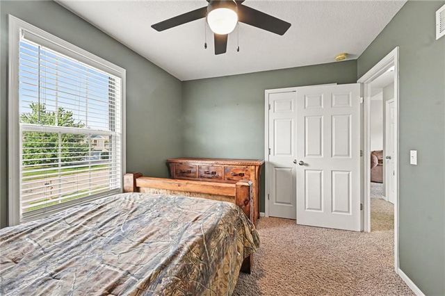 502 Lake Meadows Drive, Smithville, MO 64089