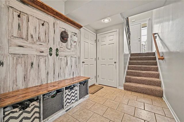 502 Lake Meadows Drive, Smithville, MO 64089