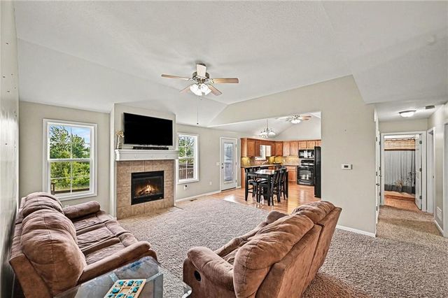 502 Lake Meadows Drive, Smithville, MO 64089