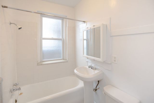 5139 W Windsor Avenue 2W, Chicago, IL 60630