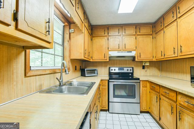 9055 Kelly Court, Jonesboro, GA 30236
