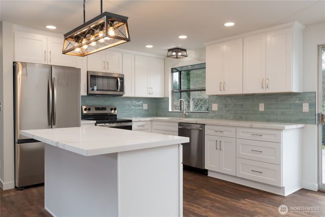 3524 200th Place SW, Lynnwood, WA 98036