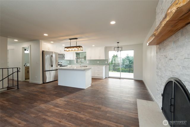 3524 200th Place SW, Lynnwood, WA 98036