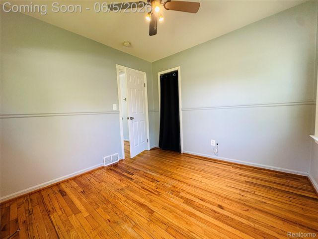 27305 Townley Street, Madison Heights, MI 48071