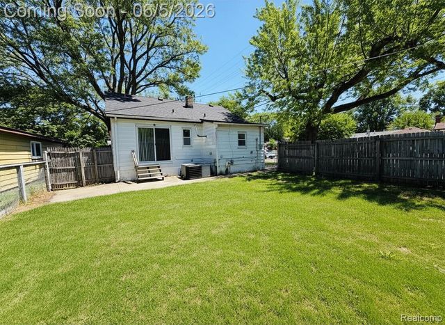 27305 Townley Street, Madison Heights, MI 48071