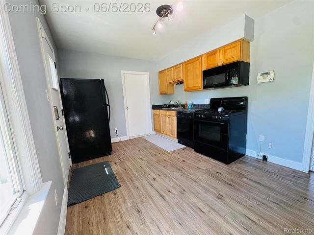 27305 Townley Street, Madison Heights, MI 48071