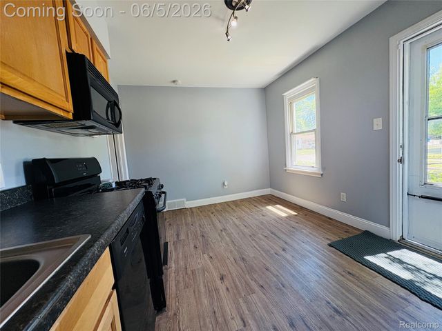 27305 Townley Street, Madison Heights, MI 48071
