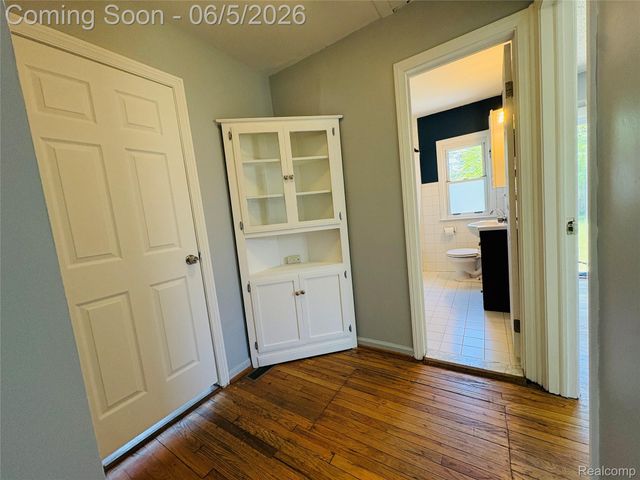 27305 Townley Street, Madison Heights, MI 48071