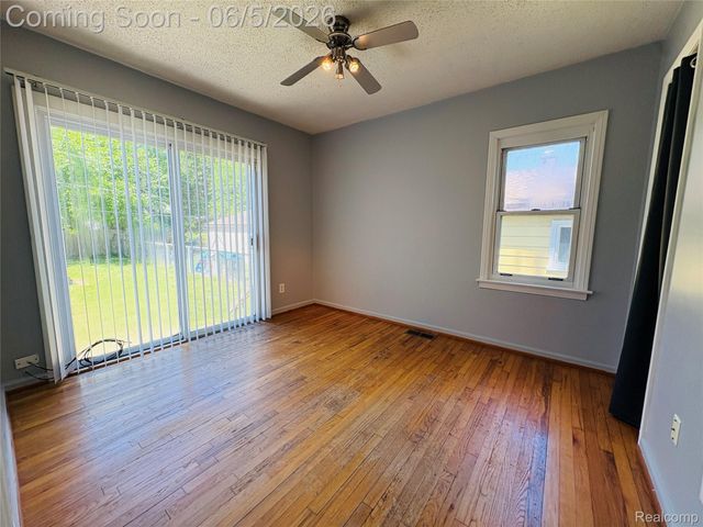 27305 Townley Street, Madison Heights, MI 48071