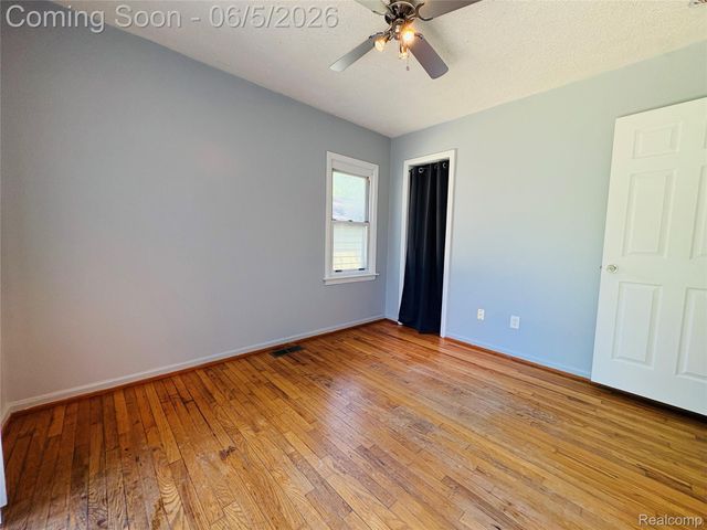 27305 Townley Street, Madison Heights, MI 48071