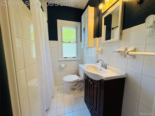 27305 Townley Street, Madison Heights, MI 48071