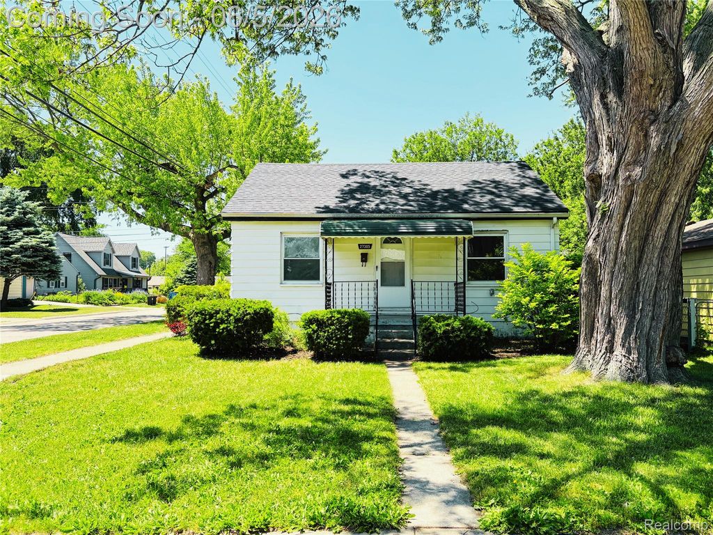 27305 Townley Street, Madison Heights, MI 48071