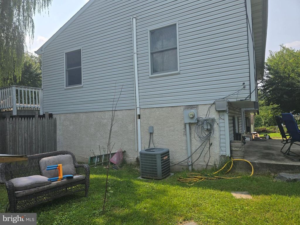 970 VALLEY LN, POTTSTOWN, PA 19464 — photo 4