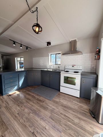 6850 Downing Road SPC 7, Central Point, OR 97502