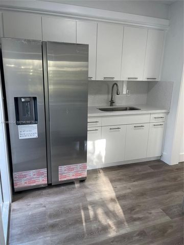 771 NE 137th St, North Miami, FL 33161